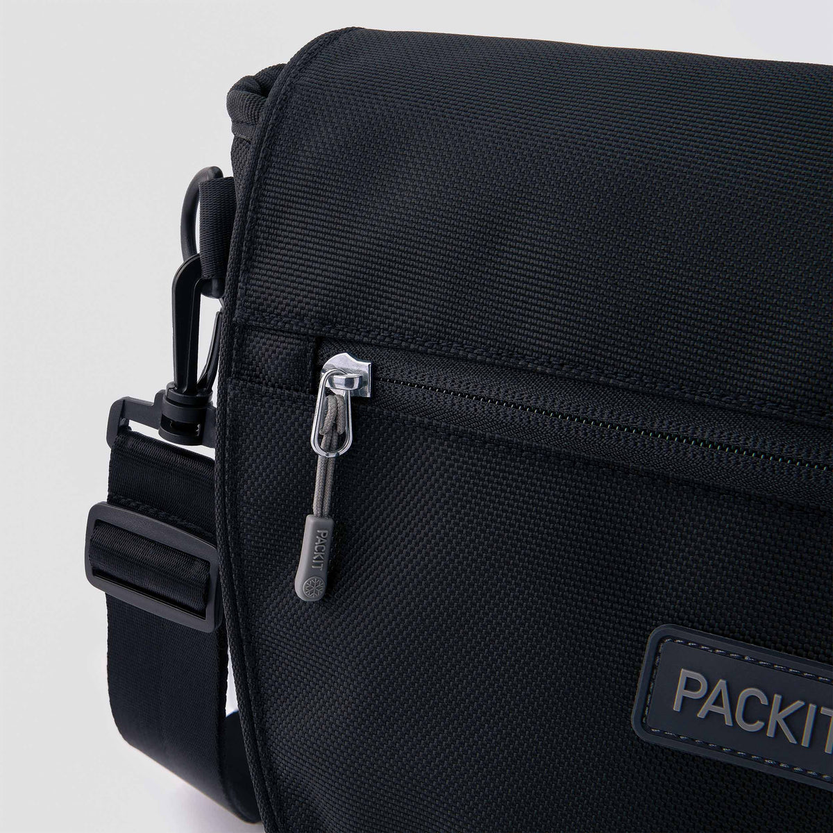 freezable-brooklyn-crossbody-p3 freezable-brooklyn-crossbody-black-ecofreeze-plus-zoom-zipper-pull.jpg