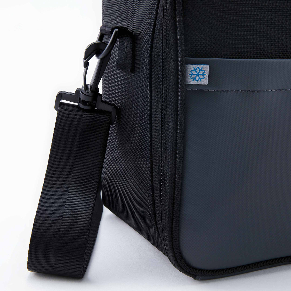 freezable-upright-lunch-box-z3 freezable-upright-lunch-box-black-gray-flag.jpg